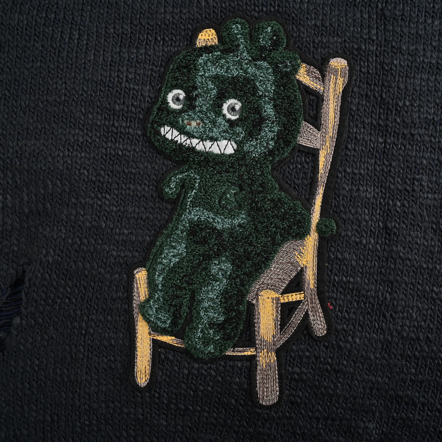 Dior 24Fw dinosaur chair embroidered crewneck sweater