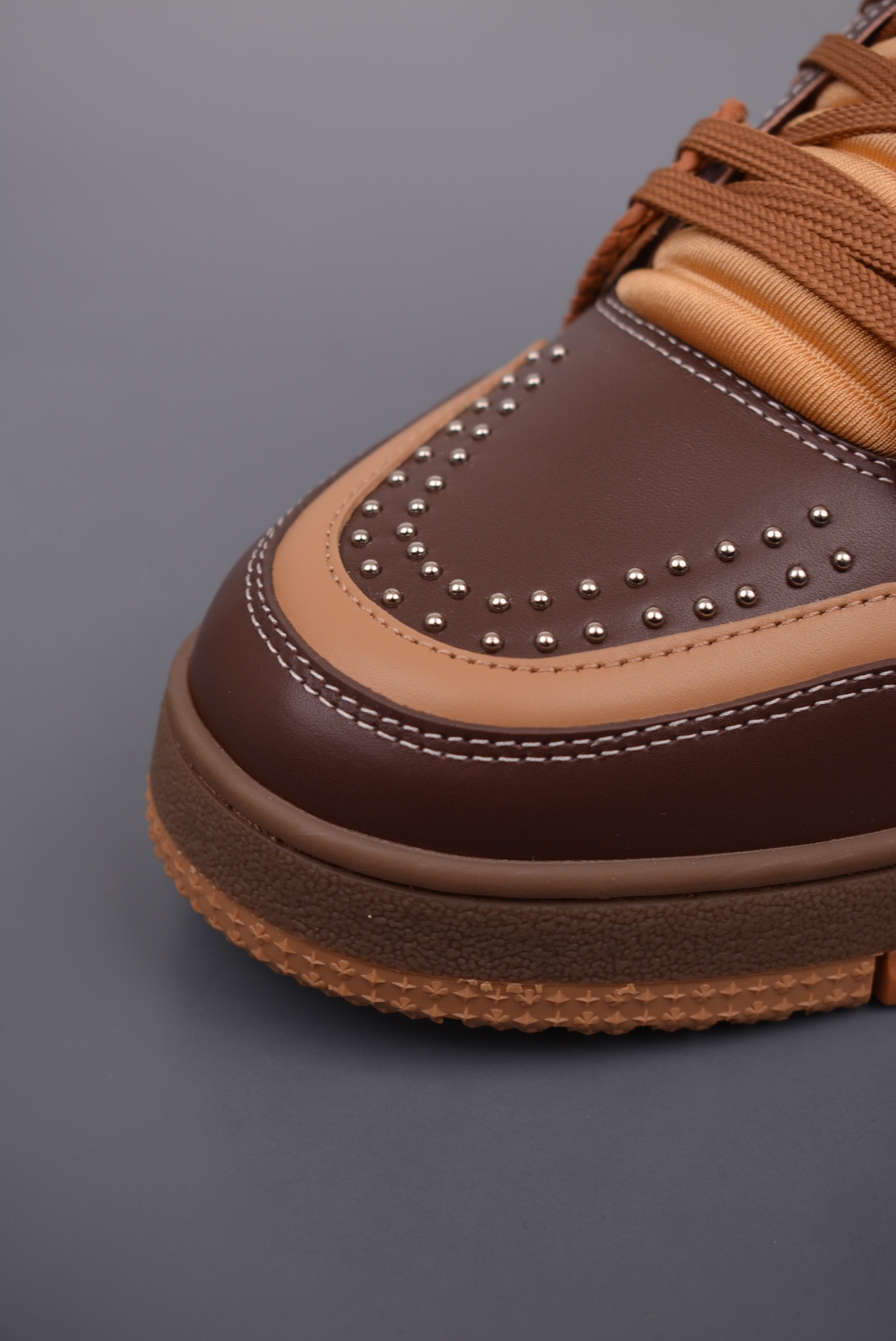 Louis Vuitton Trainer Sneaker Low Dark Brown Rivets 1AD7L7