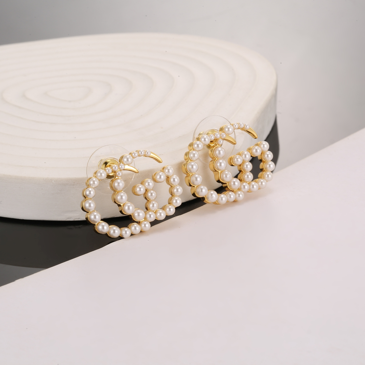 Gucci Pearl Earrings
