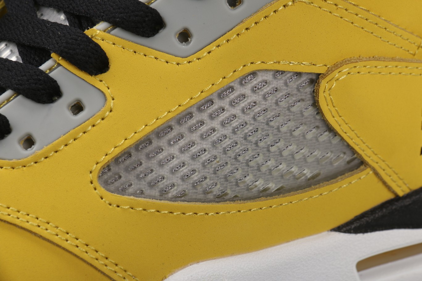 Air Jordan Retro 5 Tokyo Tokyo white and yellow limited edition 454783-701