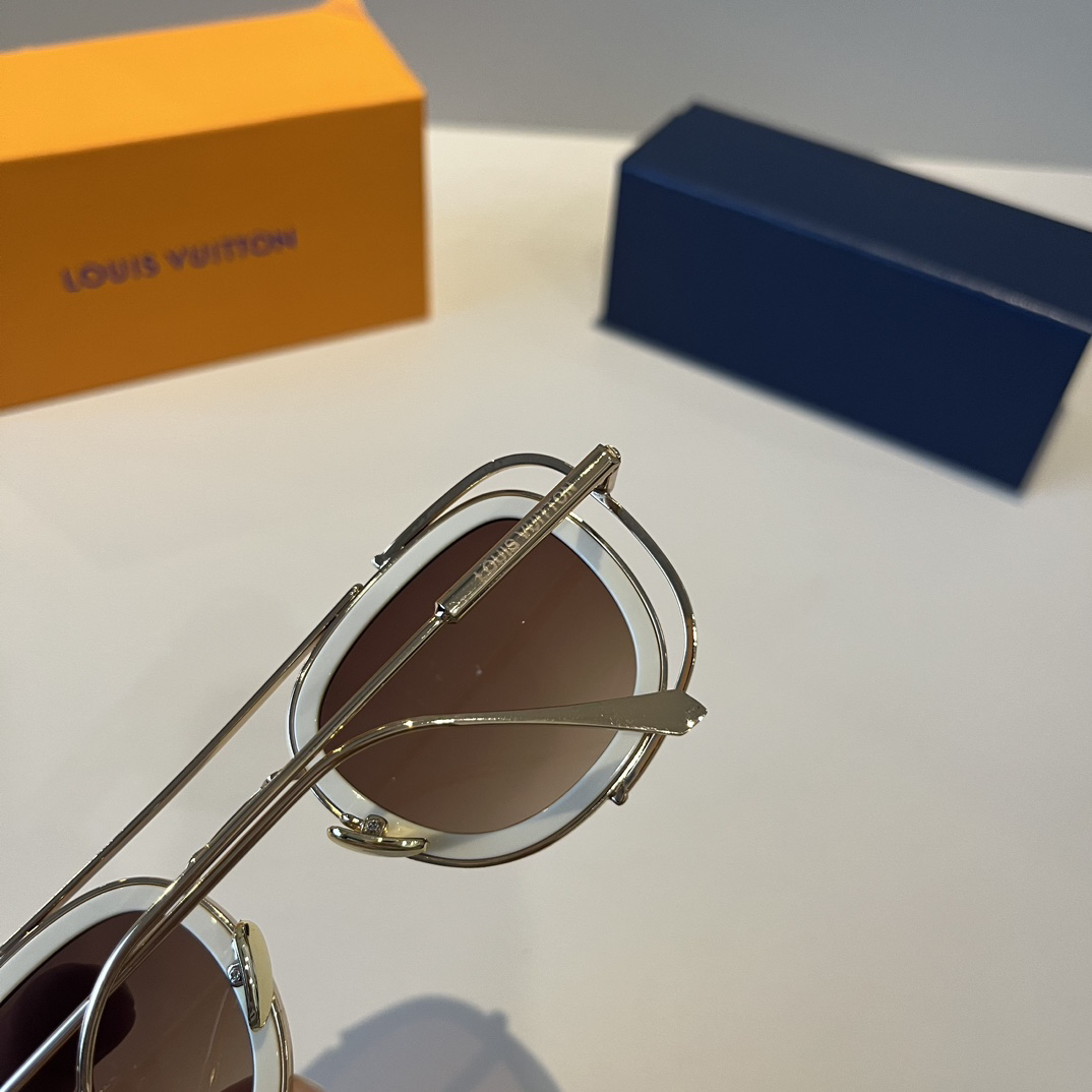 Louis Vuitton round-frame sunglasses