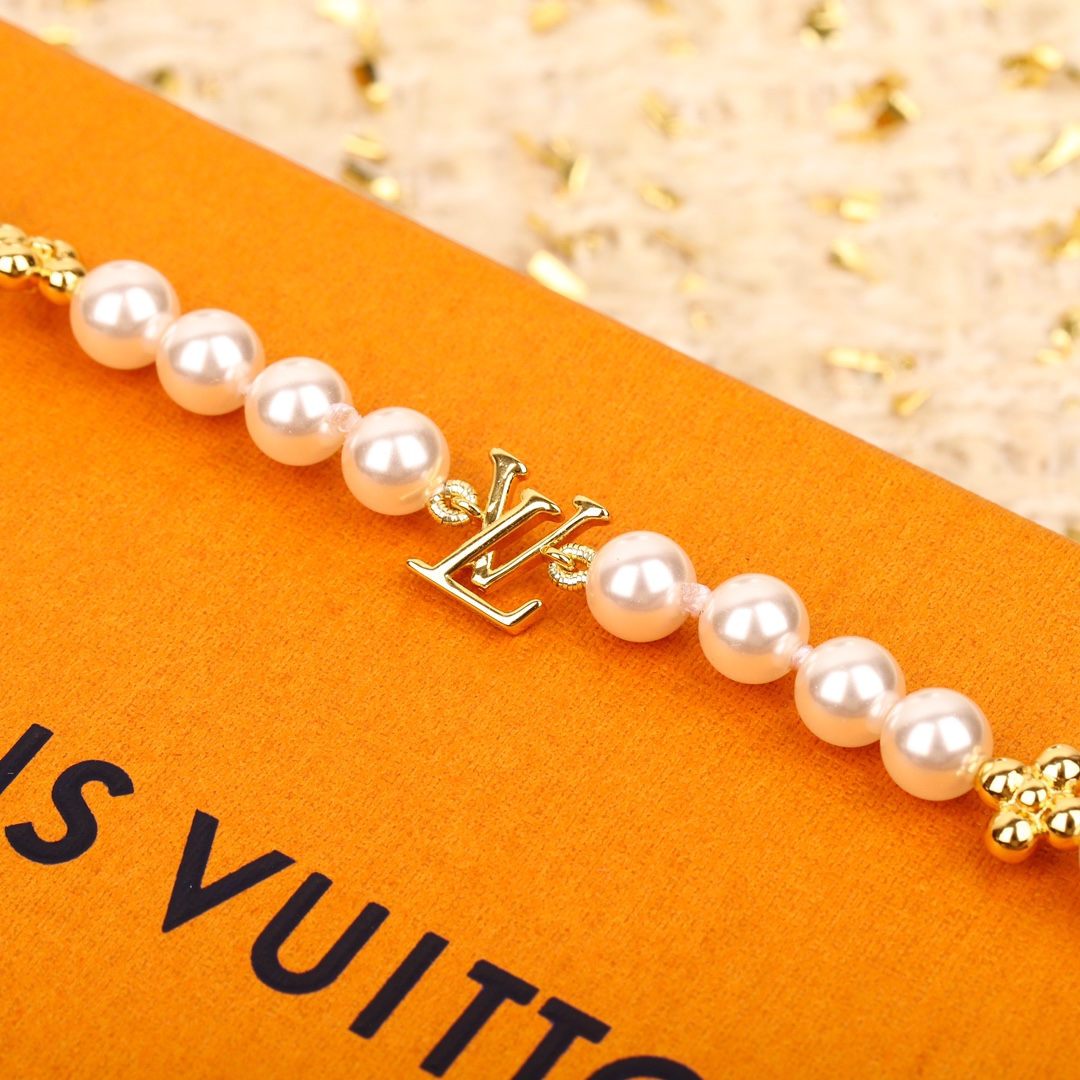 Louis Vuitton Golden Flower Pearl Necklace