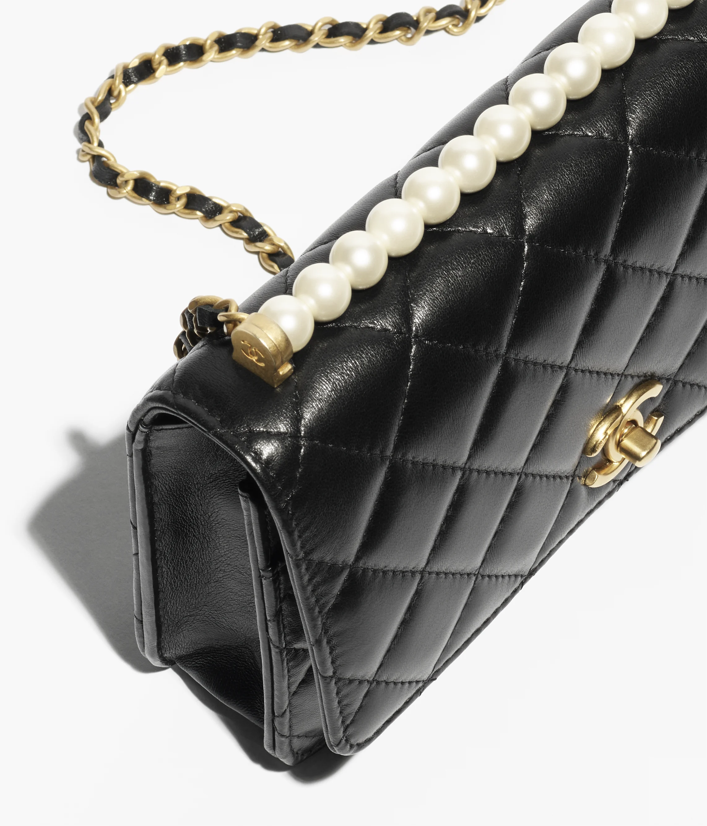 CHANEL Wallet on Chain Shiny Lambskin, Imitation Pearls & Gold-Tone Metal Black AP4518-B19730-94305
