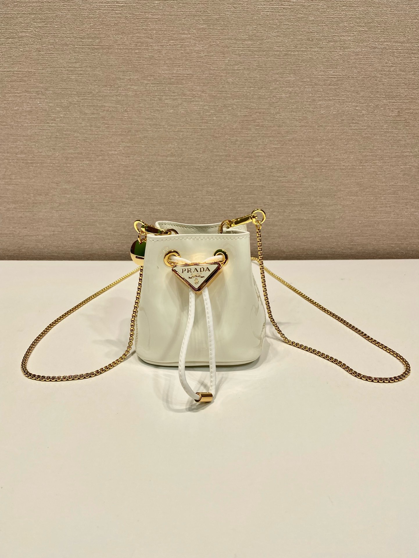 Prada patent leather small bucket 1NR016