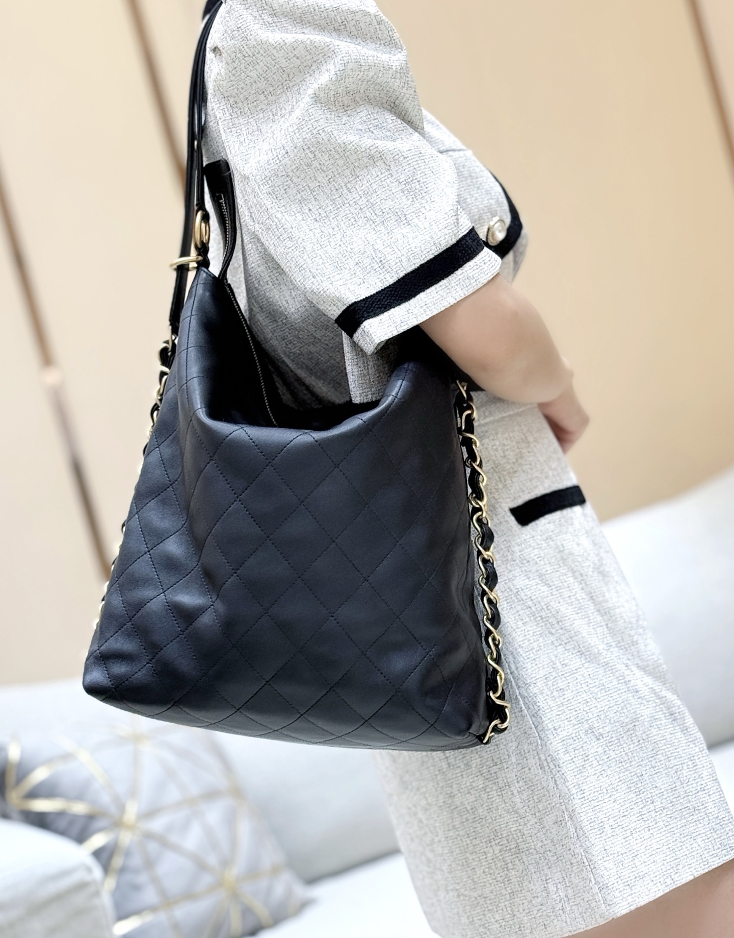 Chanel 25S Spring/Summer Collection Hobo Bag AS5523 00158