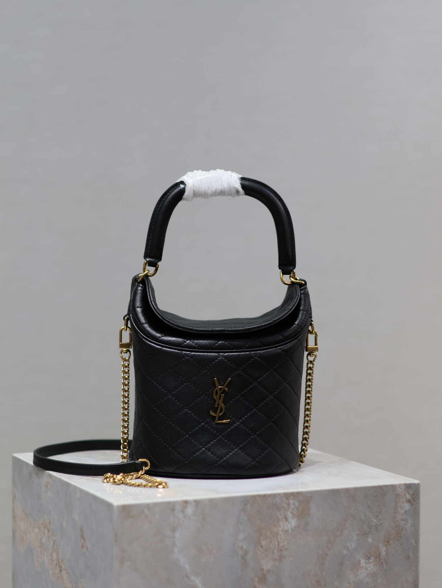 Yves Saint Laurent GabyBucket flap bucket bag 763961