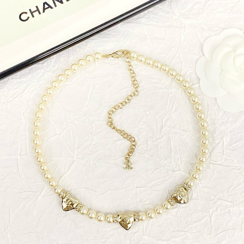 CHAN 24 pearl heart choker necklace
