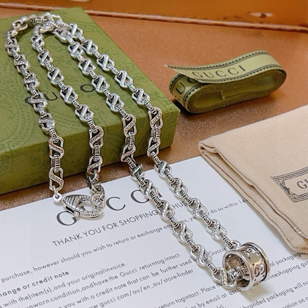 Gucci Anger Forest Series GG Hollow Ring Vintage Chain Necklace