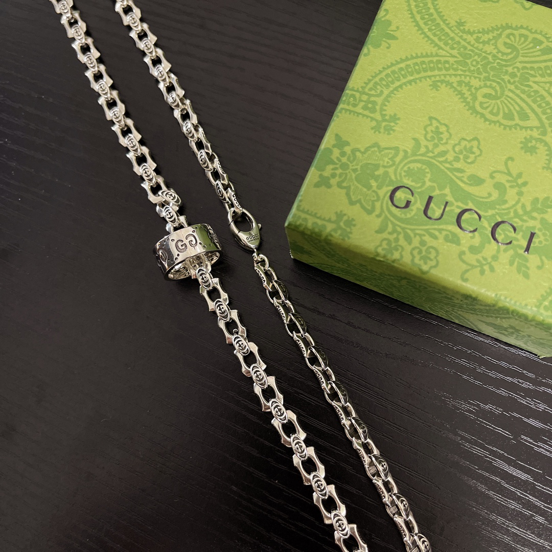 Gucci GG Ring Vintage Necklace