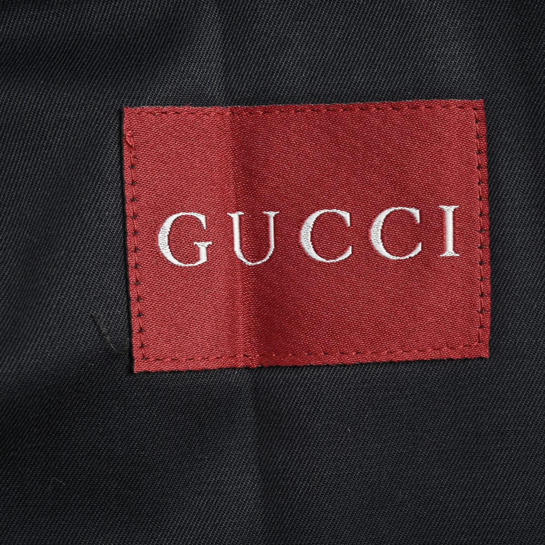 Gucci 24Fw solid color jacket with small chest logo