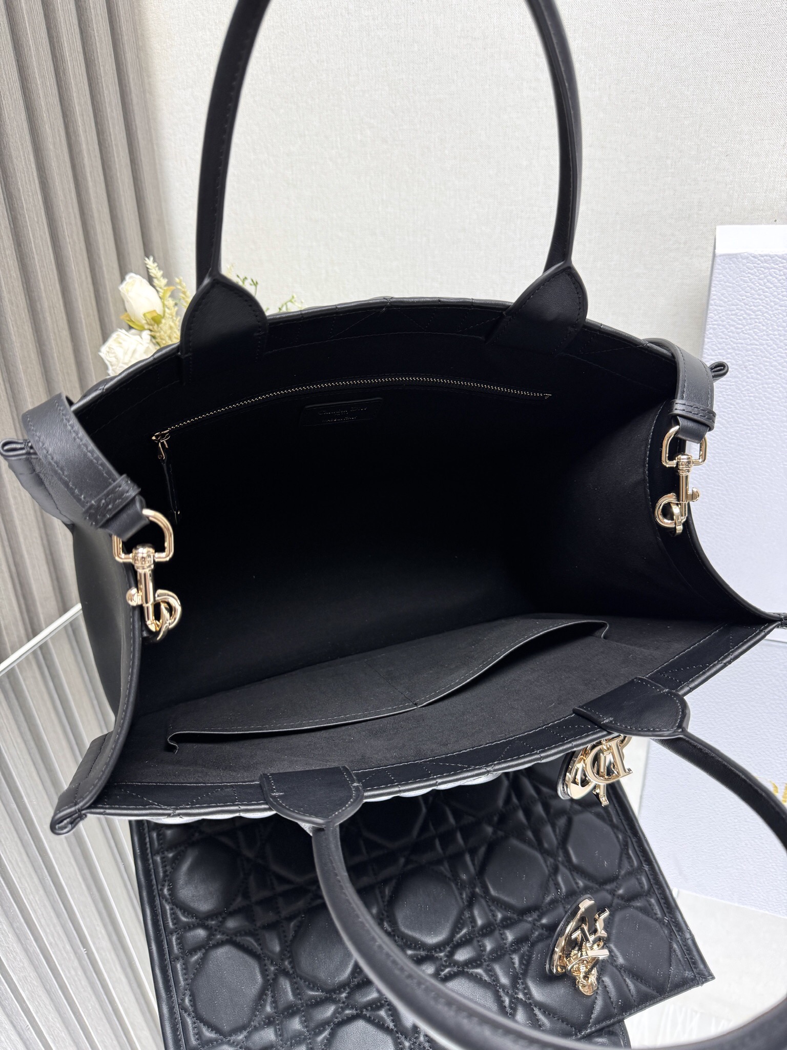 Dior BOOK TOTE handbag M1324