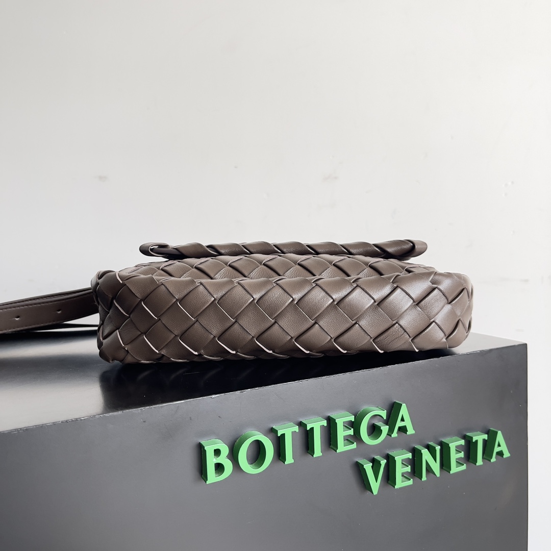 Bottega Veneta Cobble Bag 755659