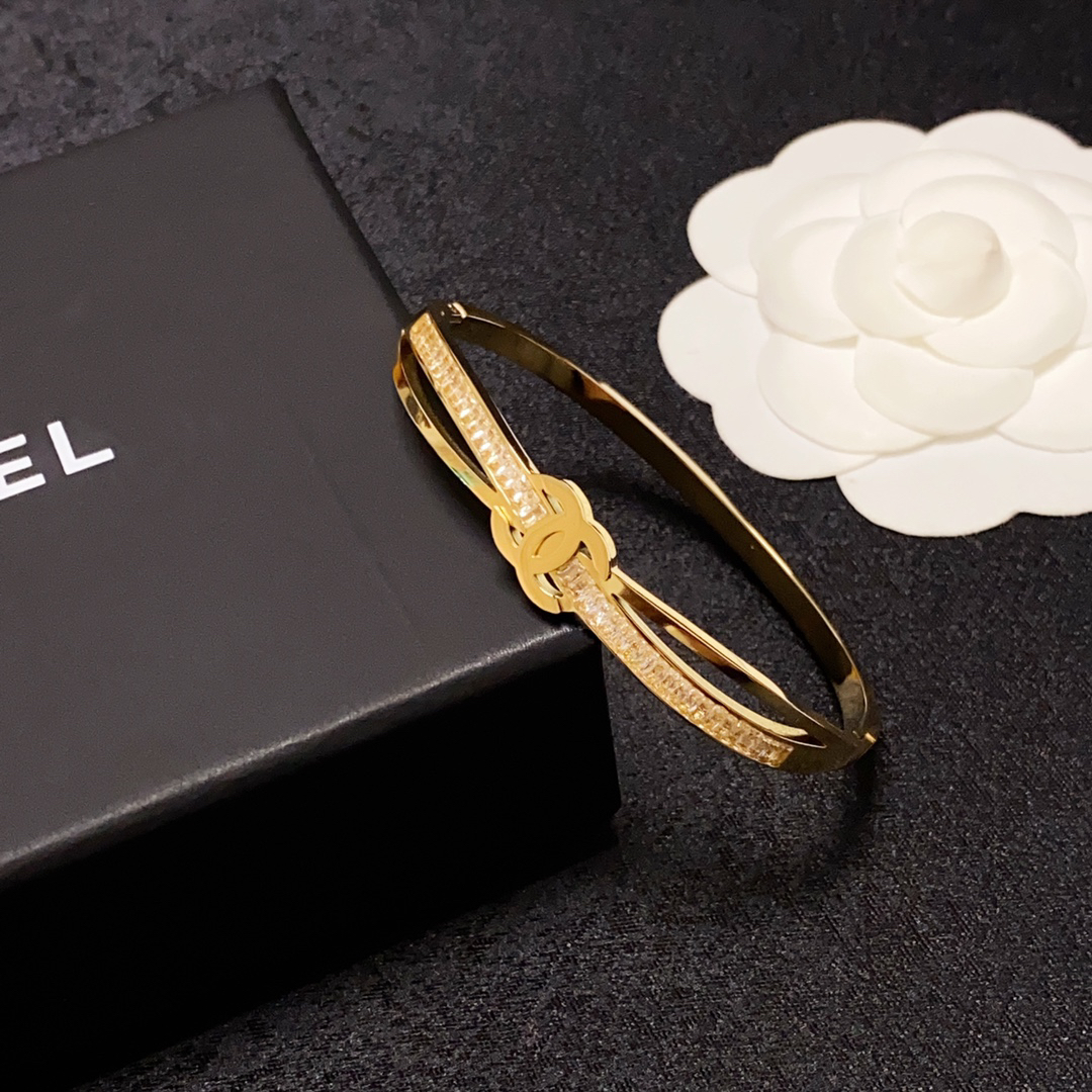 Chanel micro diamond bracelet