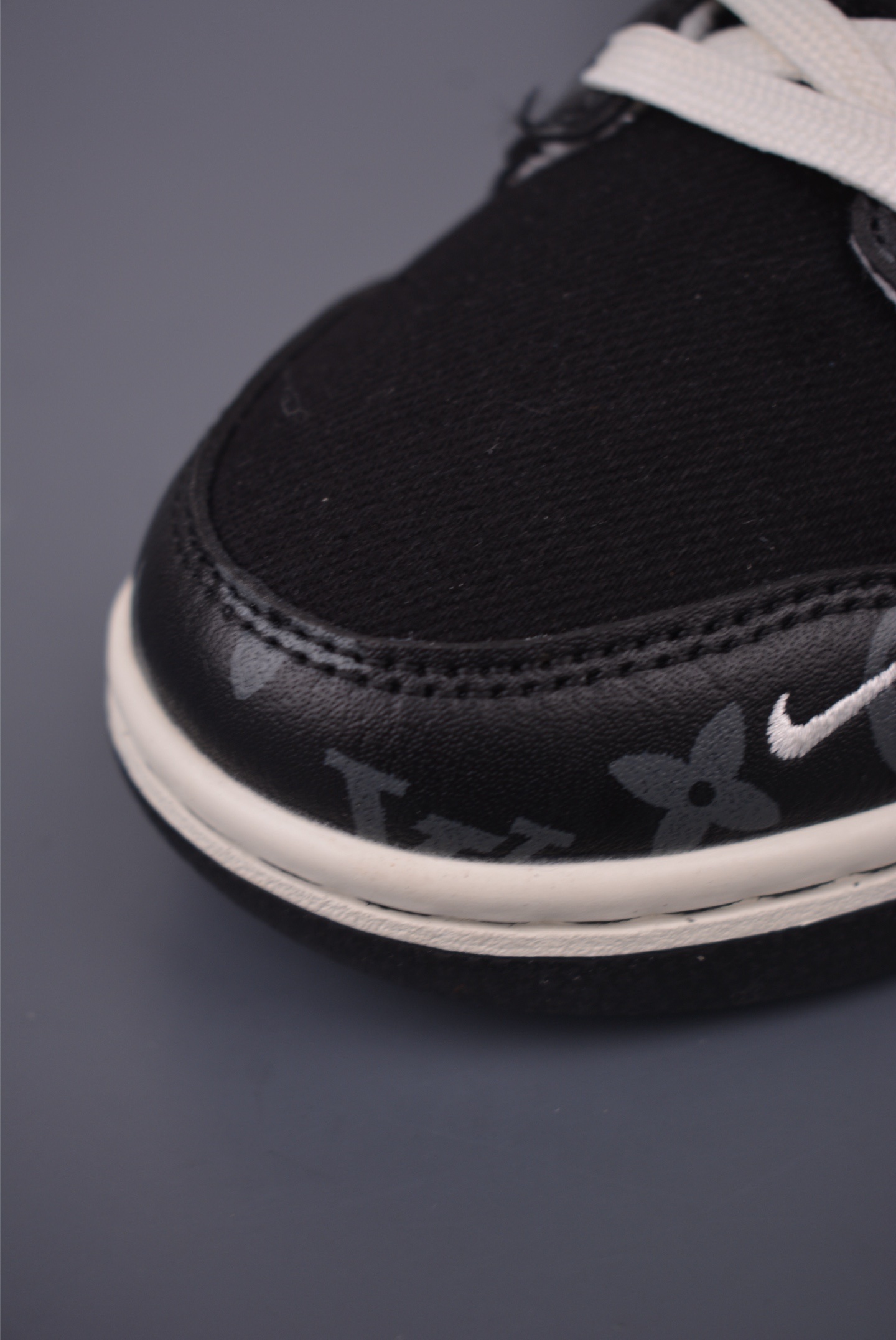 LV x Nike SB Dunk Low 