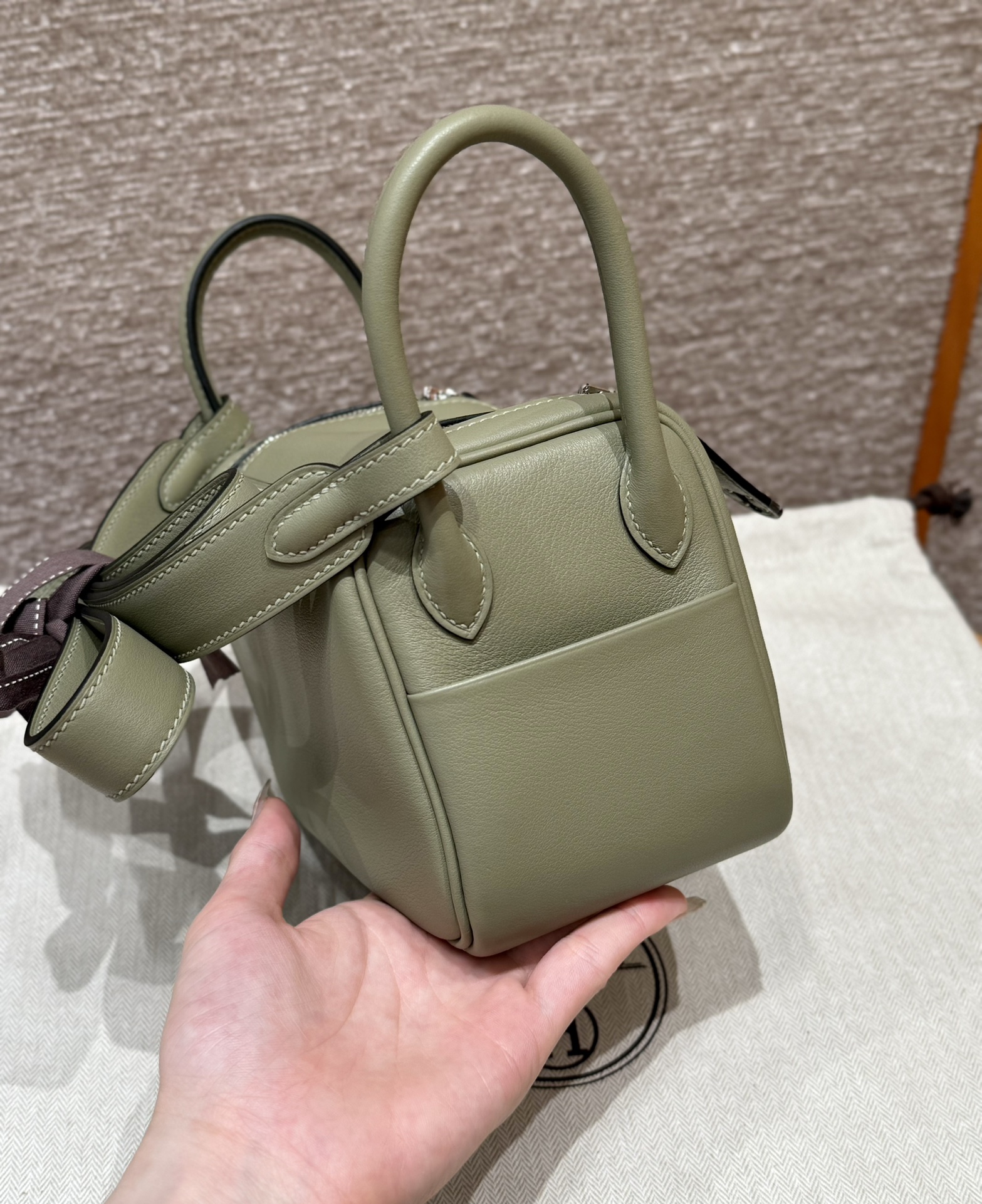 Hermès Lindy Q1Sauge Handbag (Handmade to Order)