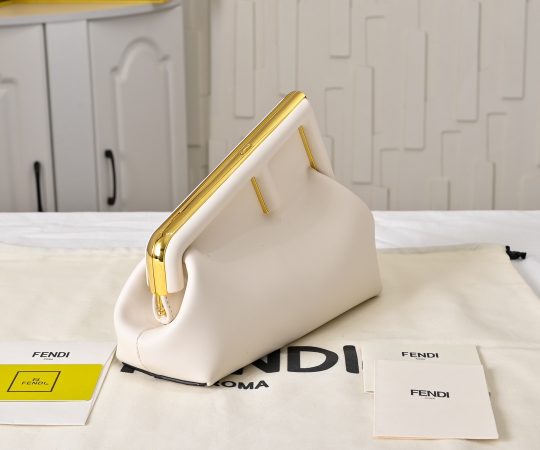 FENDI First Shoulder Bag 80016