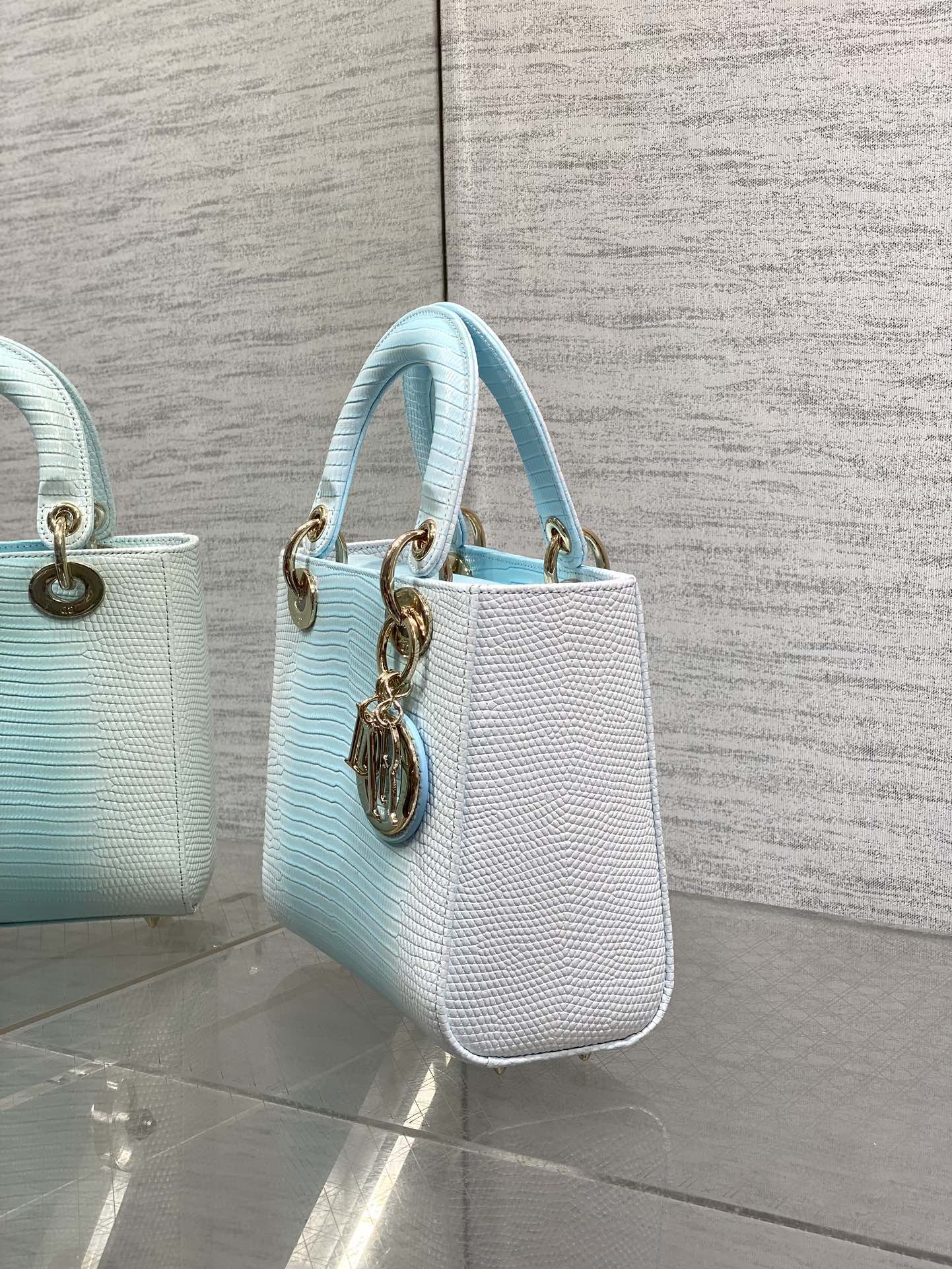 Dior Lady Dior four-grid rare lizard pattern handbag