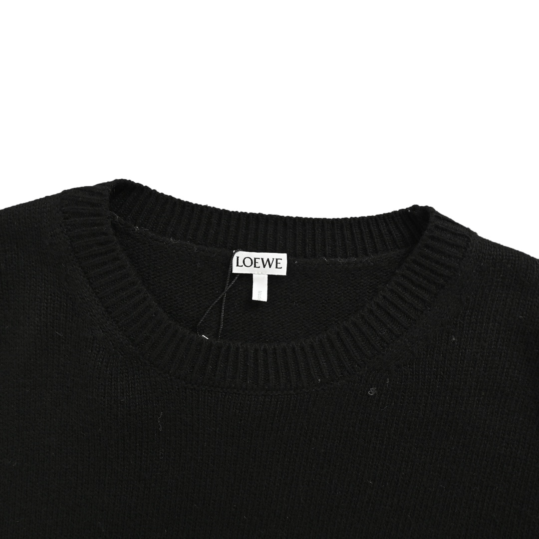 Loewe 24Fw small floral logo embroidered wool crew neck sweater