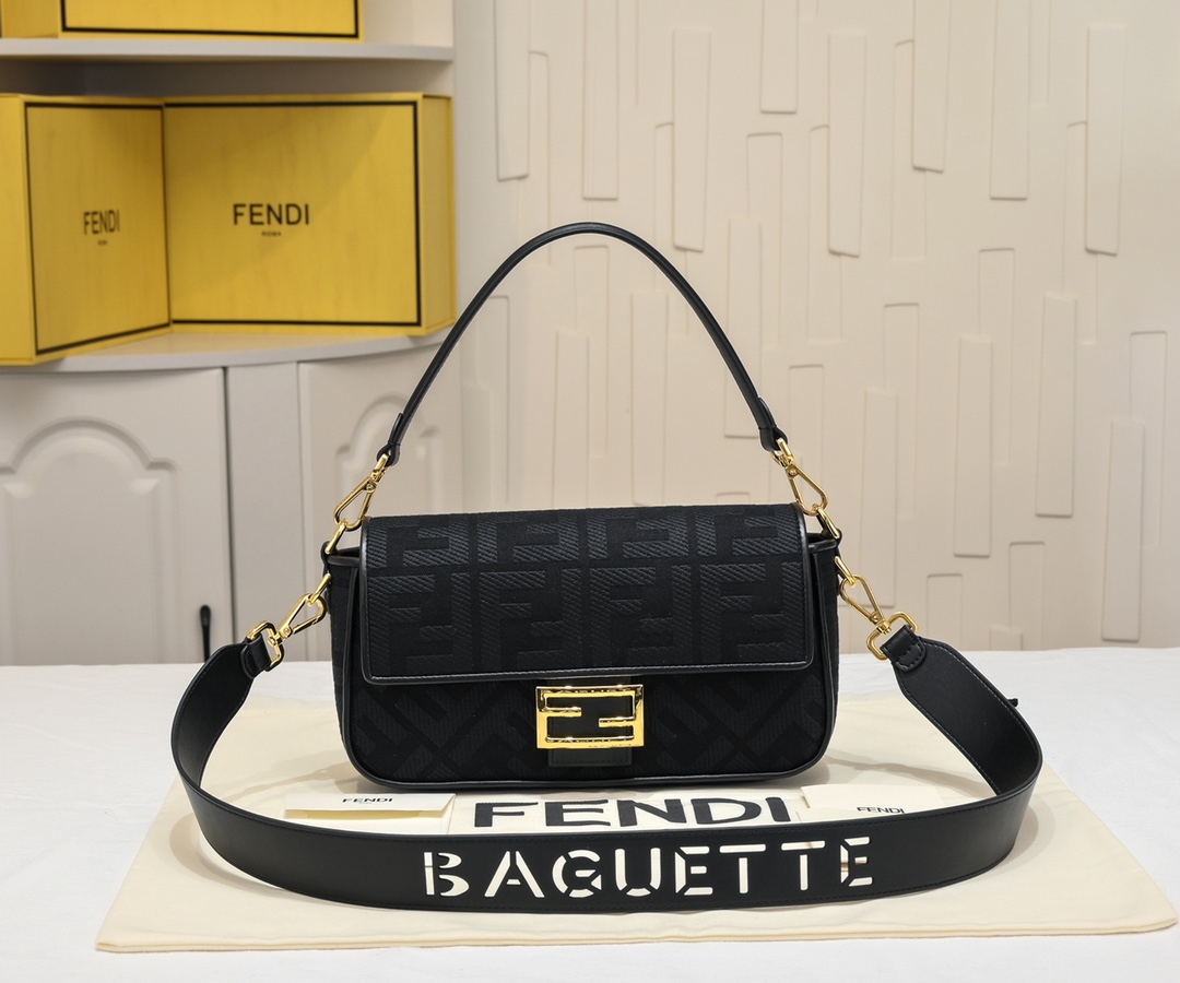 FENDI Baguette Shoulder Bag 1002
