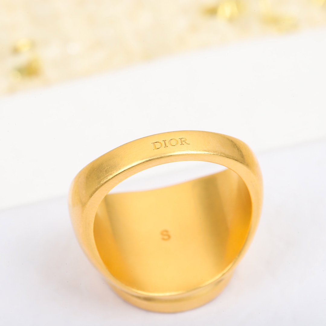 Dior CD coin letter ring