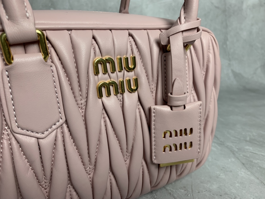 Miu Miu Diamond Bucket Bag 5BE090