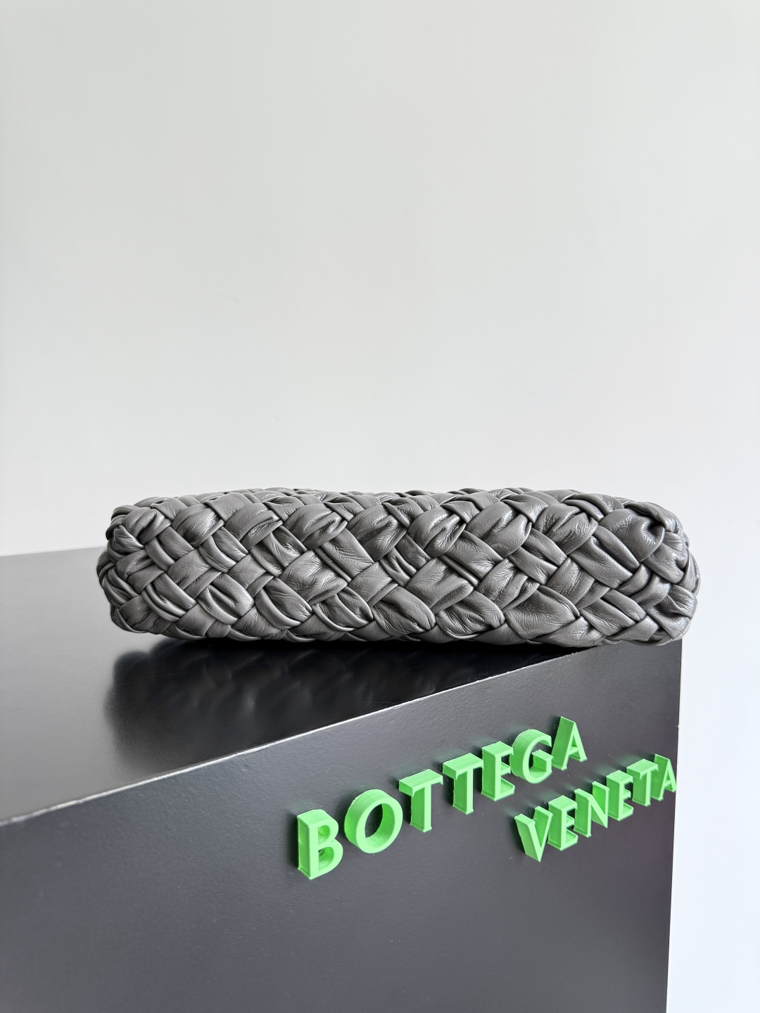 Bottega Veneta Kalimero cha cha woven handbag 785780