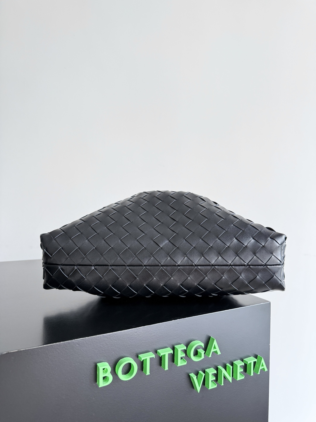 BOTTEGA VENETA 2025 New Women's Dustbag Notte Clutch 839394
