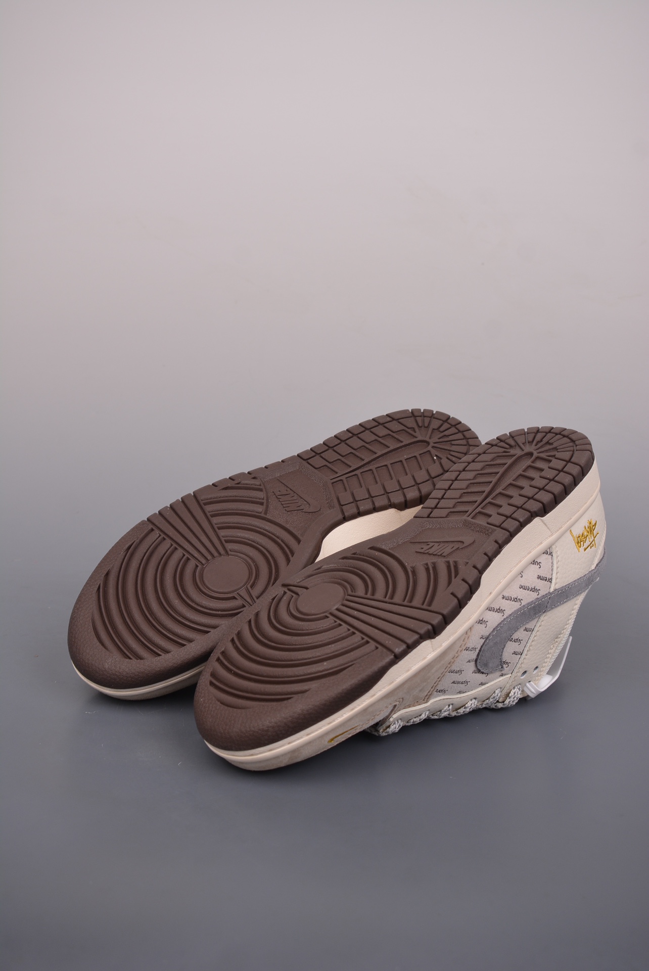Supremex Stussy x Nike By You SB Dunk Low Retro SP Beige Grey Gold Embroidery XS1086-001