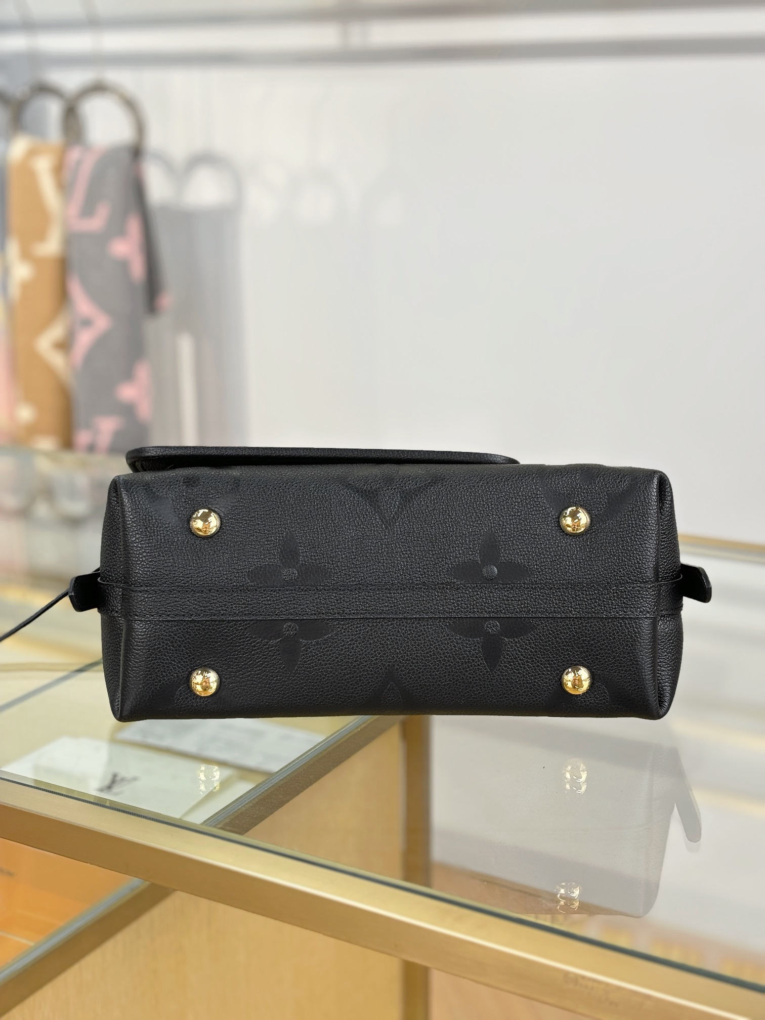 Louis Vuitton CARRYALL Small Handbag M46288