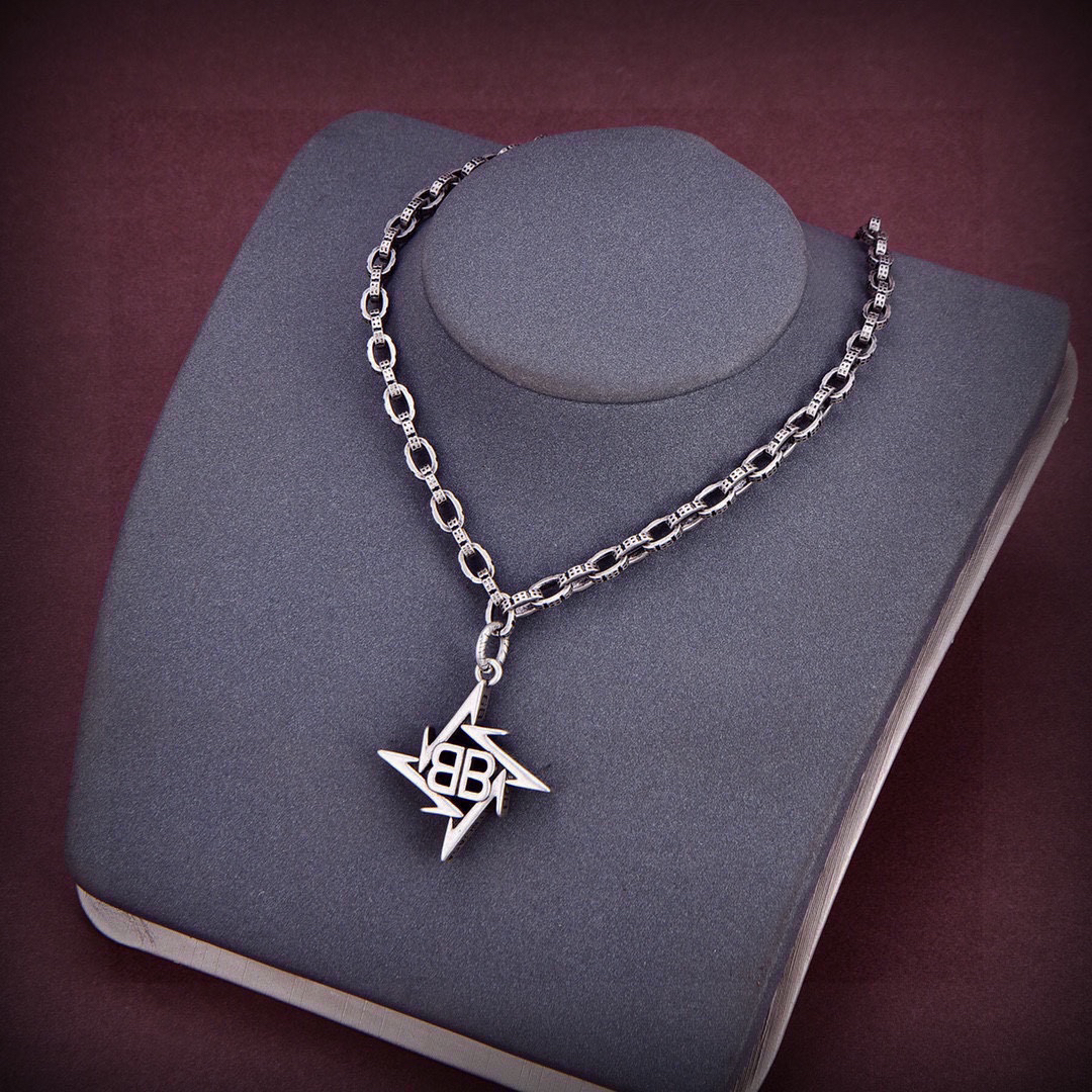 Balenciaga BB Four-pointed Star Chain Vintage Necklace