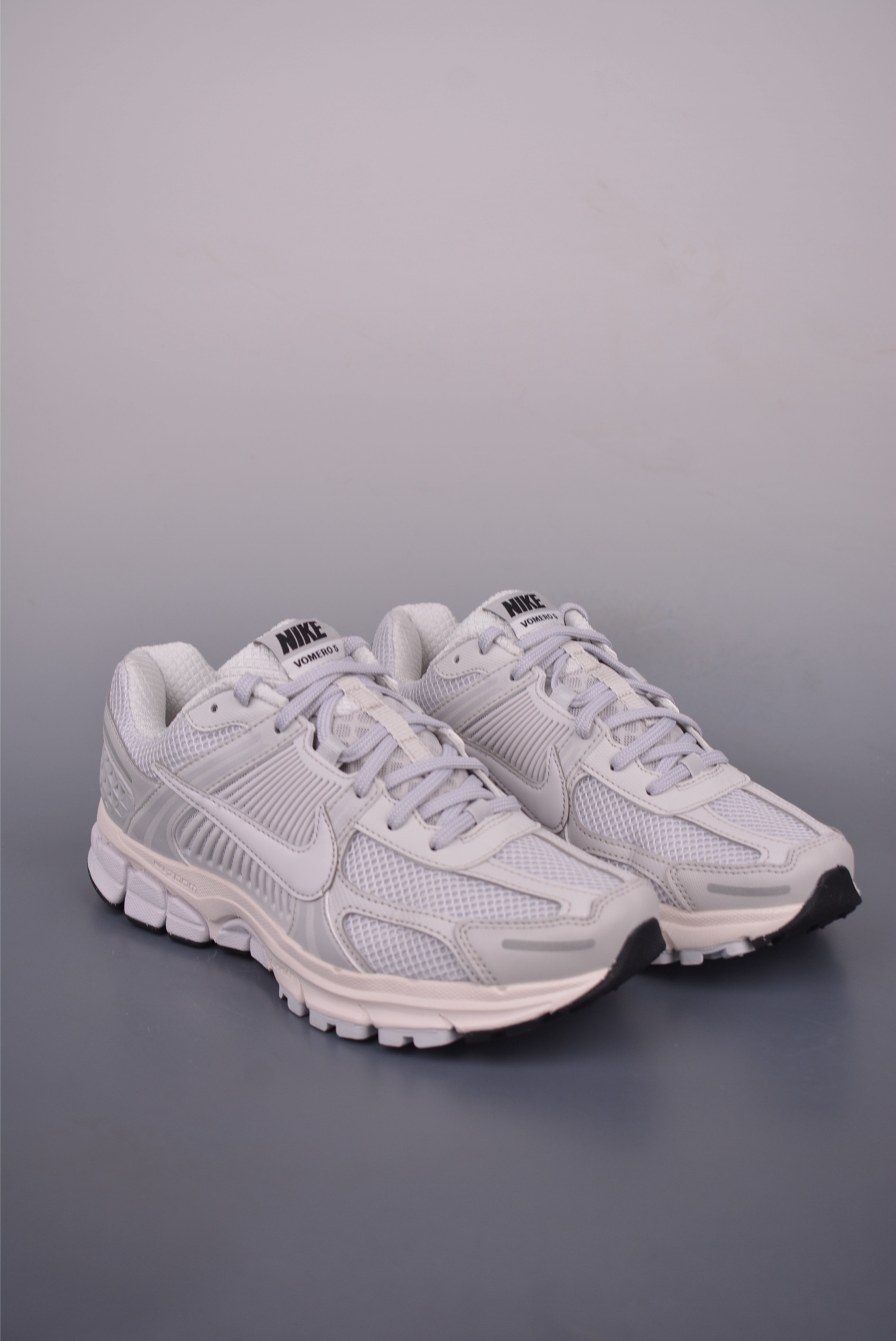 Nike Zoom Vomero 5 