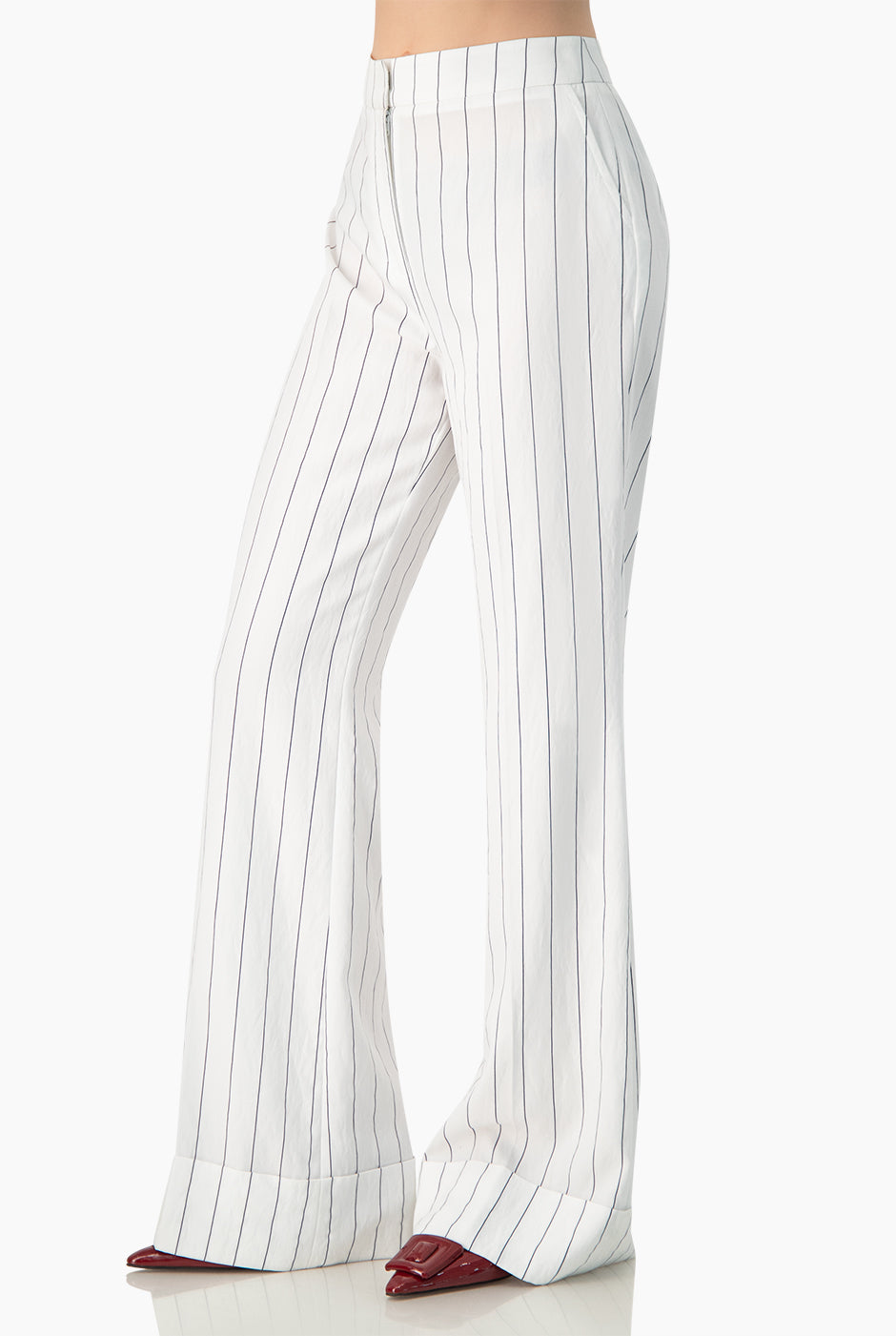 Pantalon campana dobladillo ancho