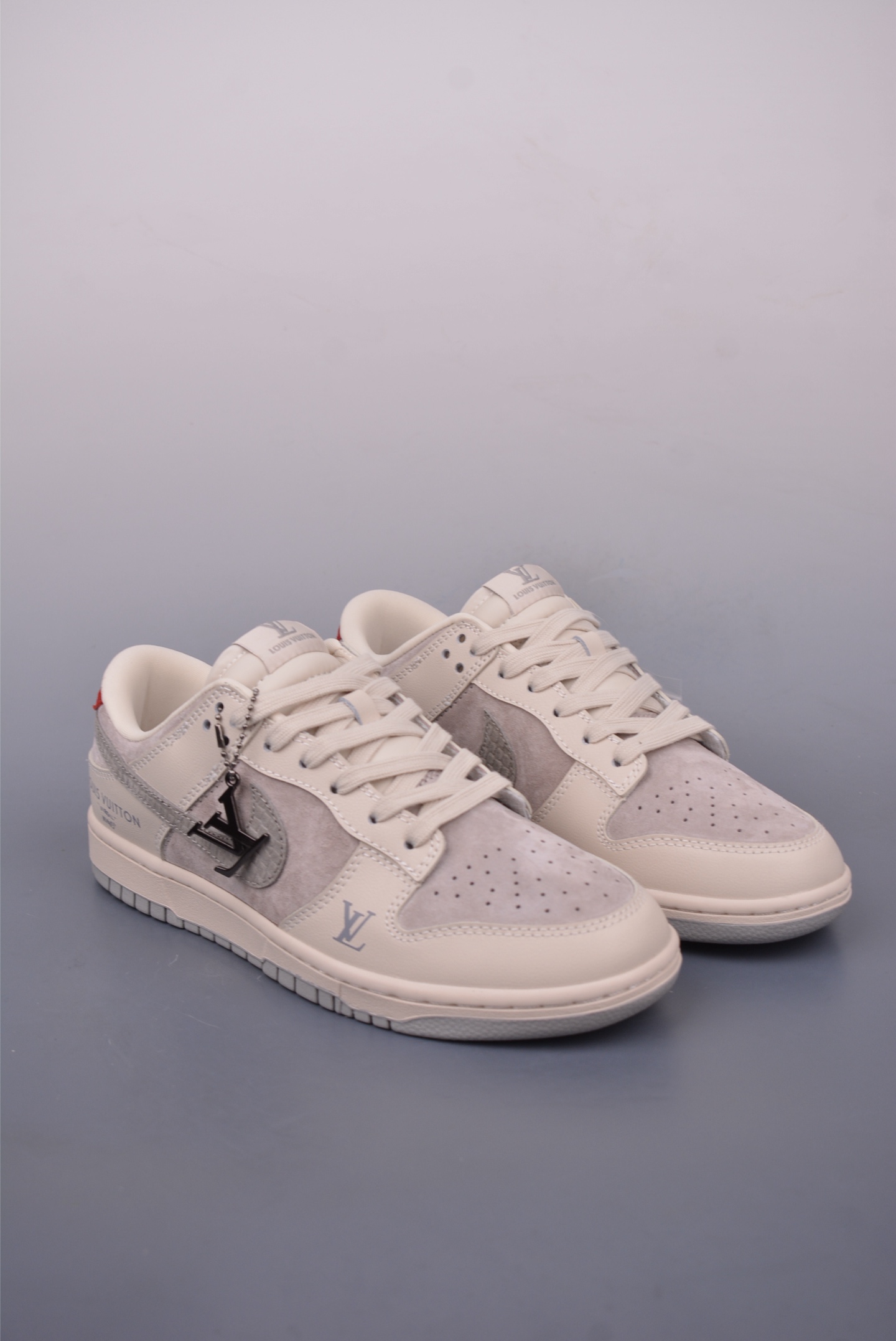 LV x Nike SB Dunk Low sneakers Suede Gray Red XX3168-125