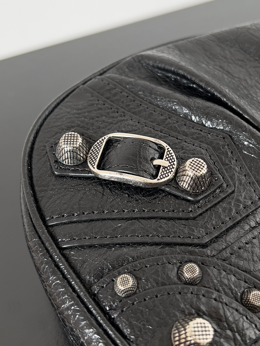 Balenciaga Le Cagole handbags