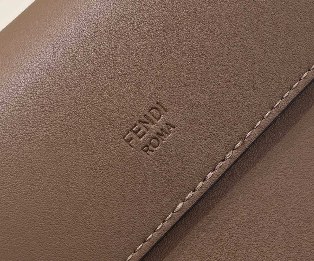 FENDI FF Logo Mania handbag 8806
