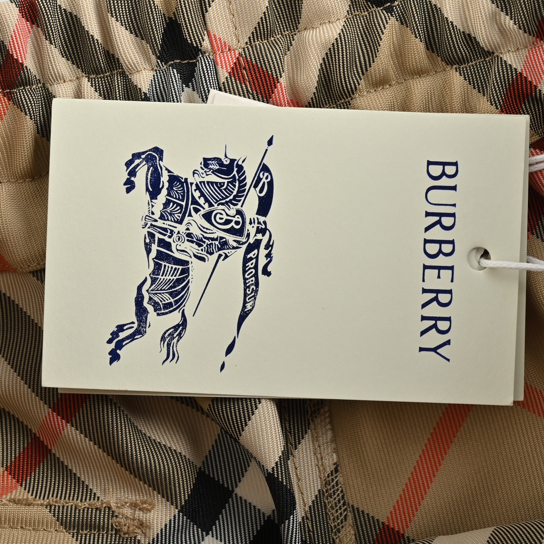 Burberry 24ss quilted horse shorts