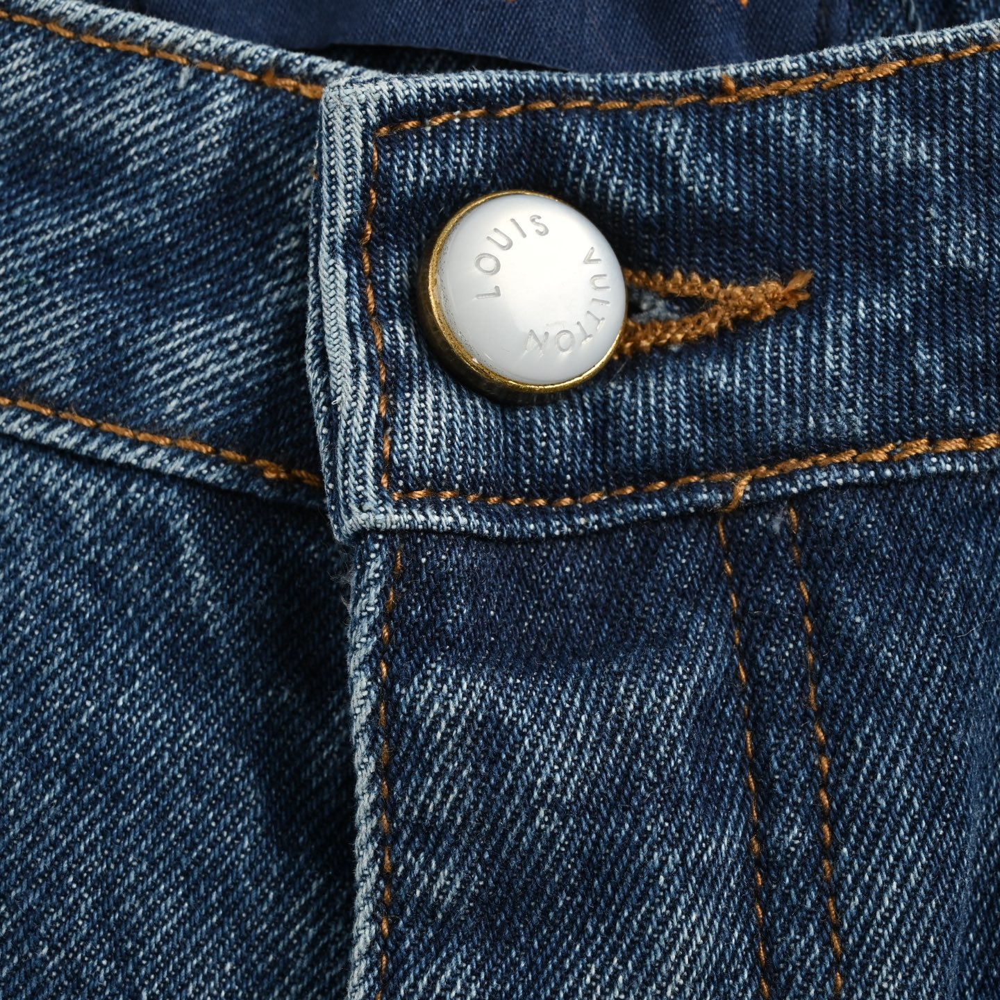 Louis Vuitton 24Fw sun-faded washed denim jacket