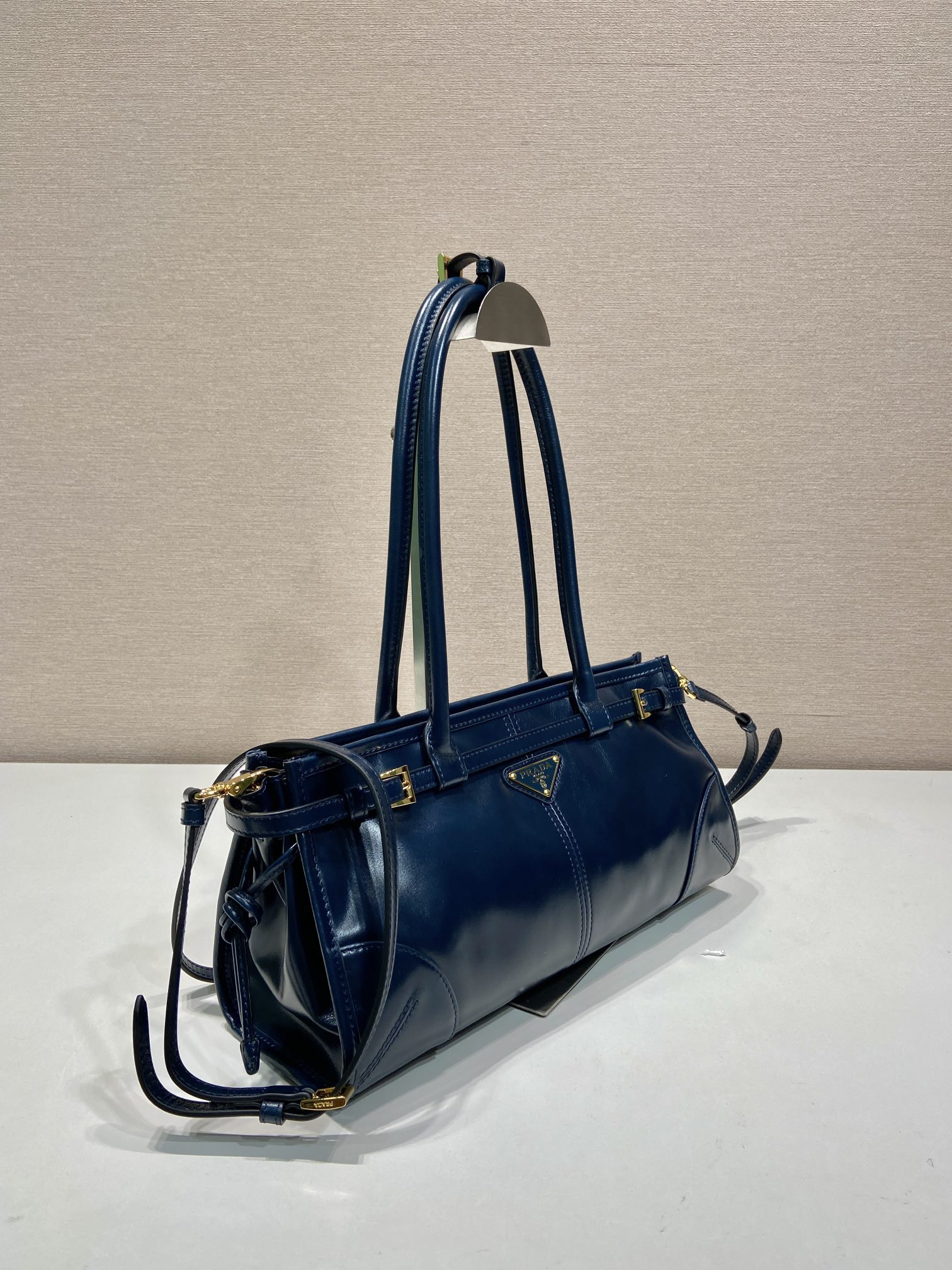 Prada lussolf waxed leather handbag 1BA426