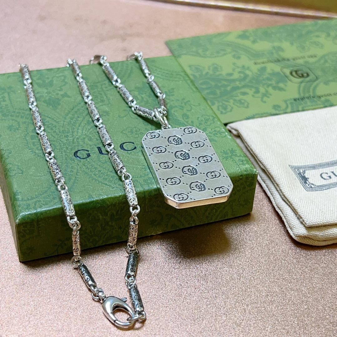 Gucci Anger Forest series GG shallow carved vintage necklace