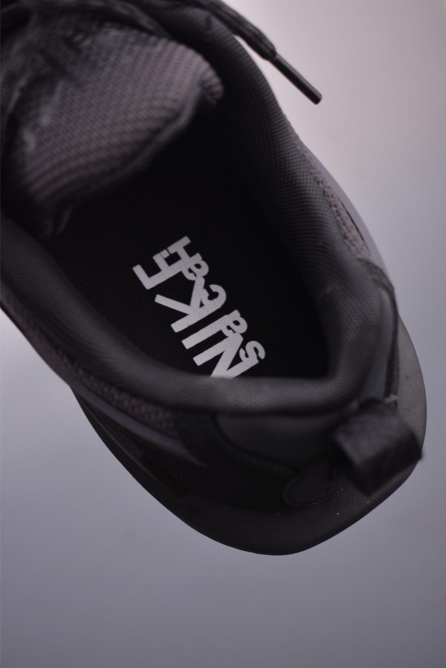 Sacai x NIKE Zegama Dome SP