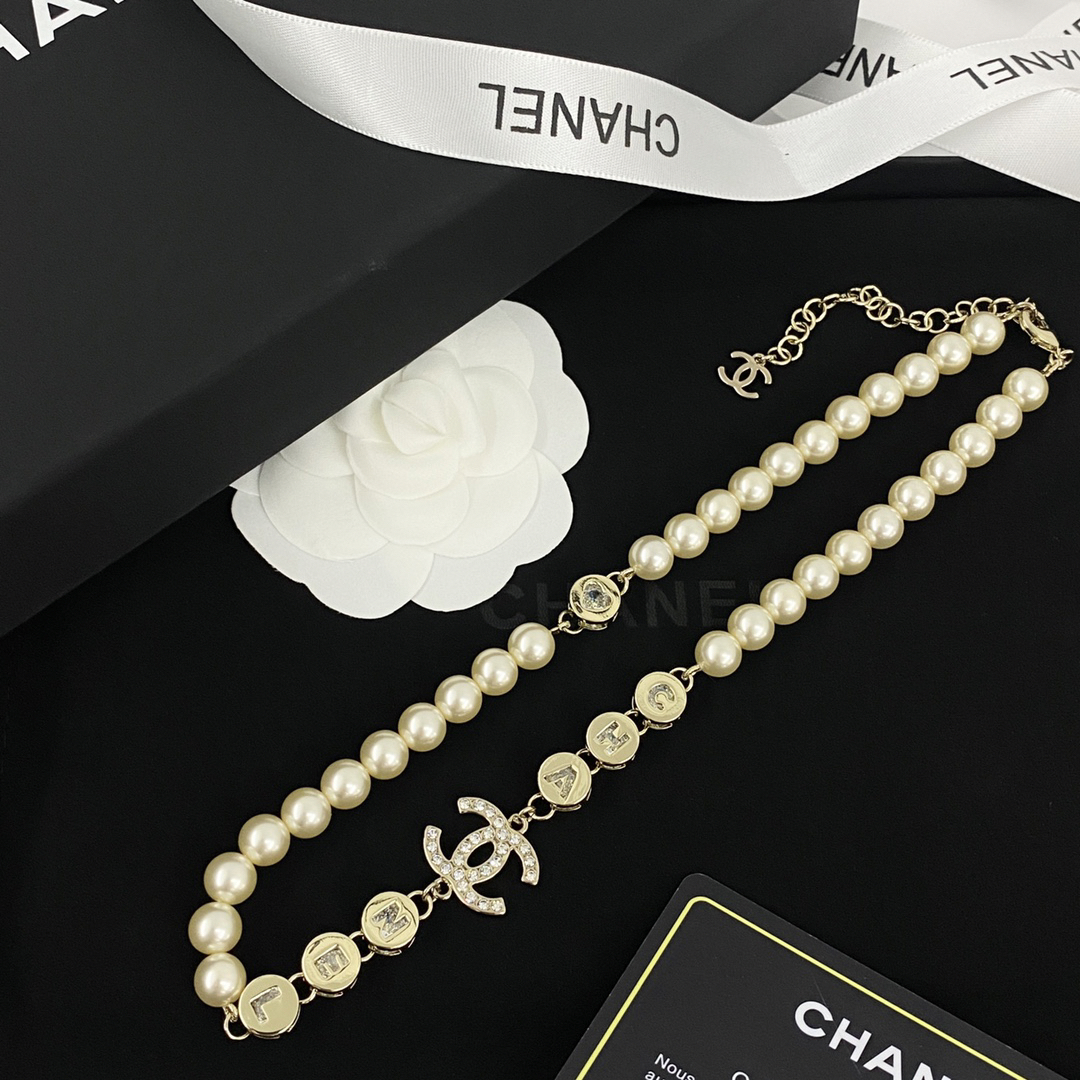 CHAN 24 rhinestone double c pearl necklace
