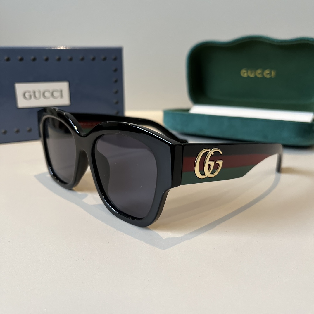 Gucci Round Frame Sunglasses