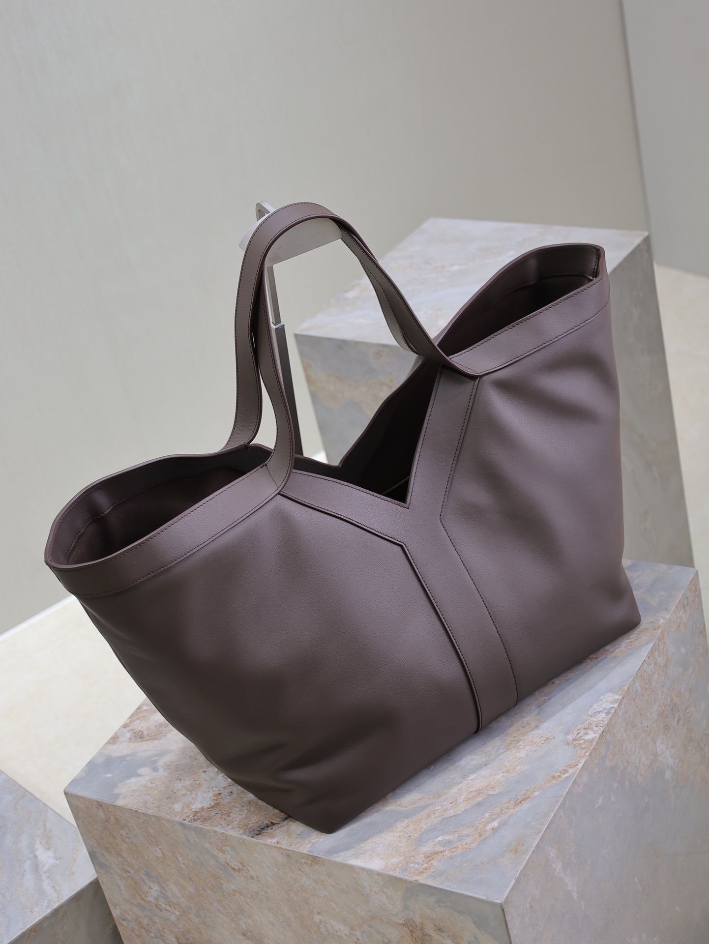 Yves Saint Laurent 24ss shopping bag 817602
