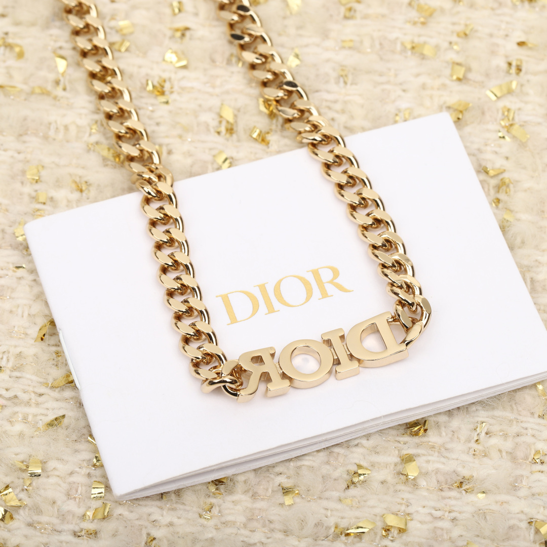 Dior chain letter necklace