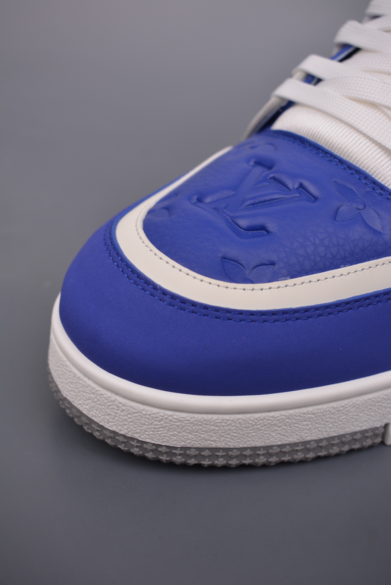 Louis Vuitton Trainer Sneaker Low Blue and White Jacquard
