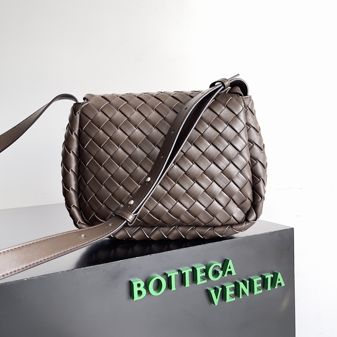 Bottega Veneta Cobble Bag 755659