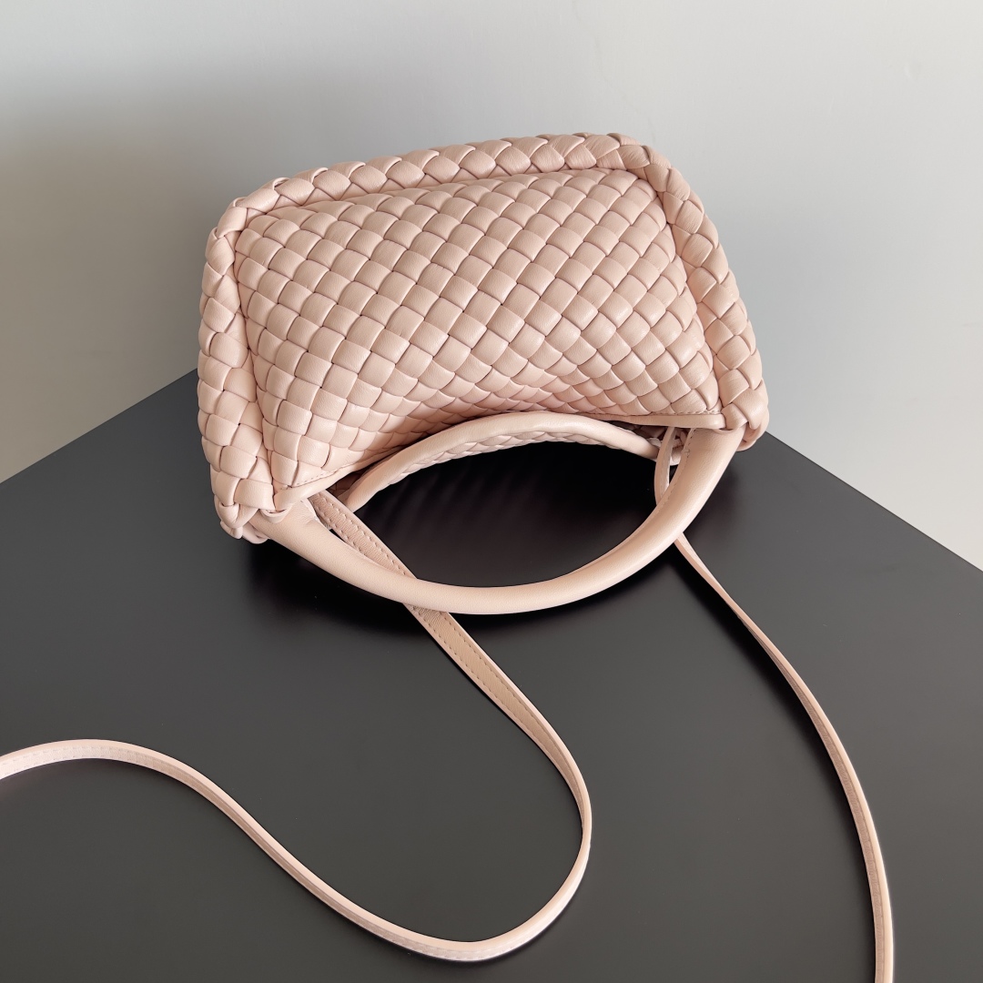 Bottega Veneta Cobble Mini Bag 805739