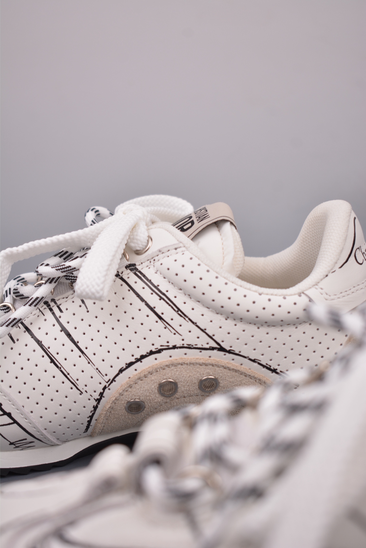 Dior D-Sketch Sneakers Dior Paris white, gray and black sketch KCK427MPA_S10W