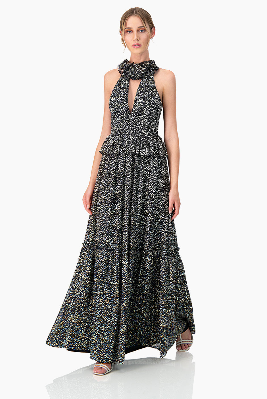 Vestido largo con estampado y cuello halter