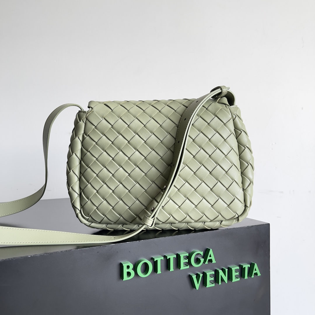 Bottega Veneta Cobble Bag 755659